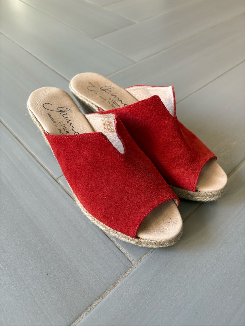 Gaimo Red Suede Open-Toe Espadrille Mule
